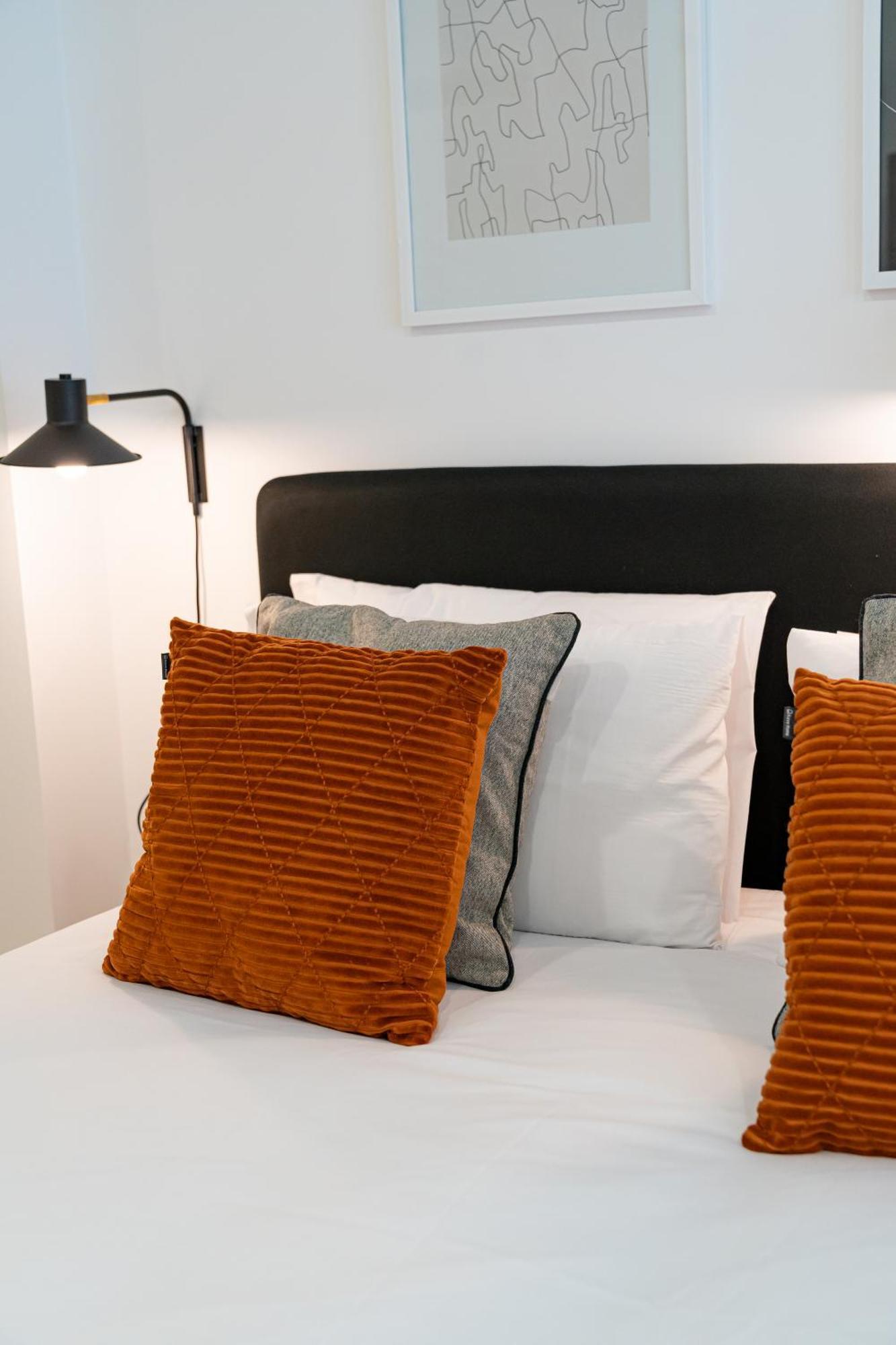 Stay U-Nique Apartments Albeniz Bcn Оспиталет-де-Льобрегат Экстерьер фото