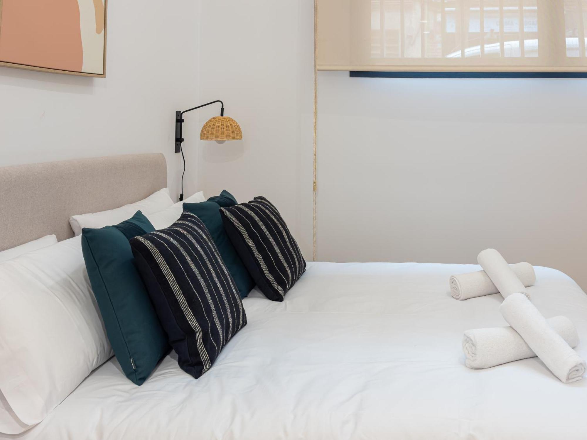 Stay U-Nique Apartments Albeniz Bcn Оспиталет-де-Льобрегат Экстерьер фото