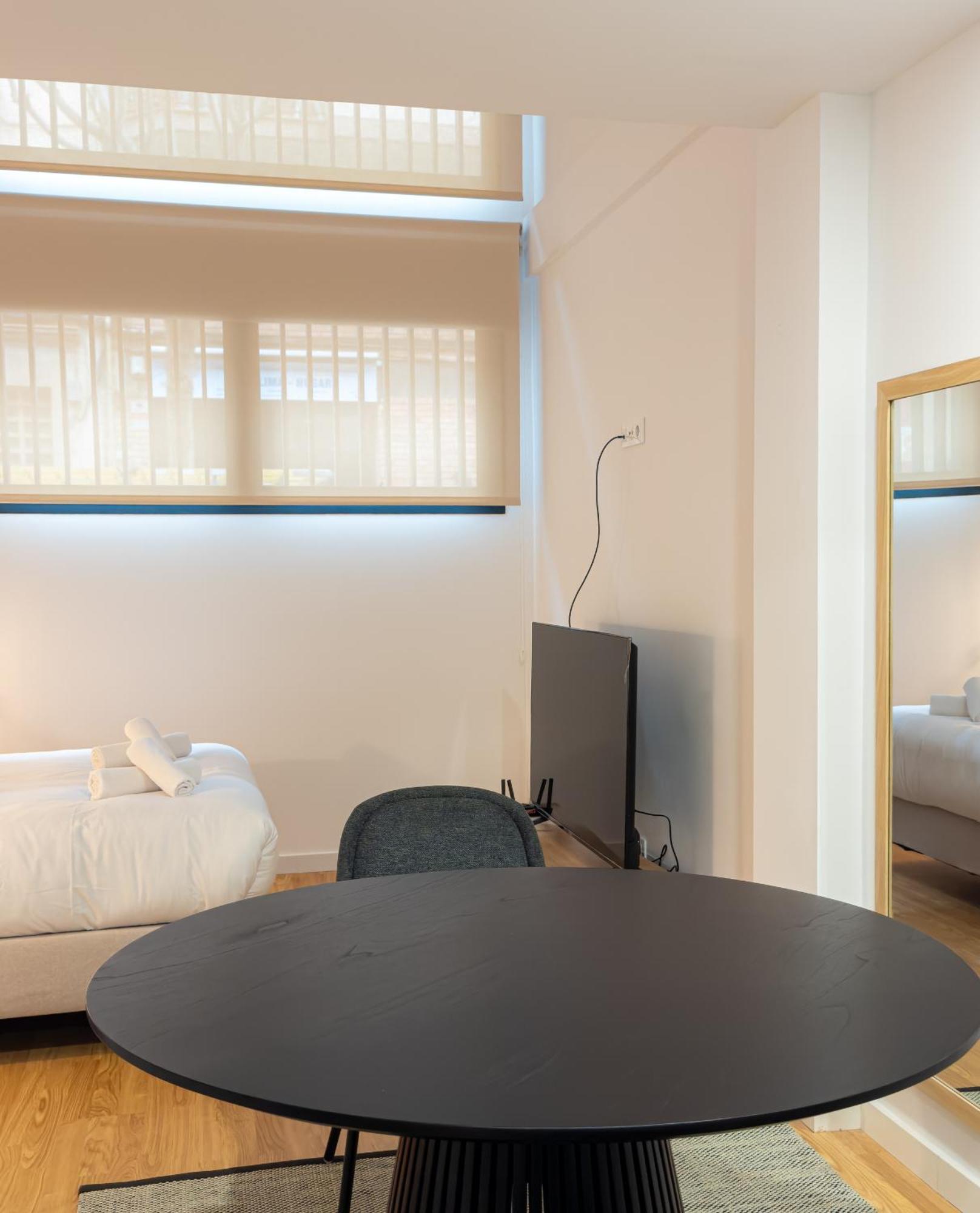 Stay U-Nique Apartments Albeniz Bcn Оспиталет-де-Льобрегат Экстерьер фото